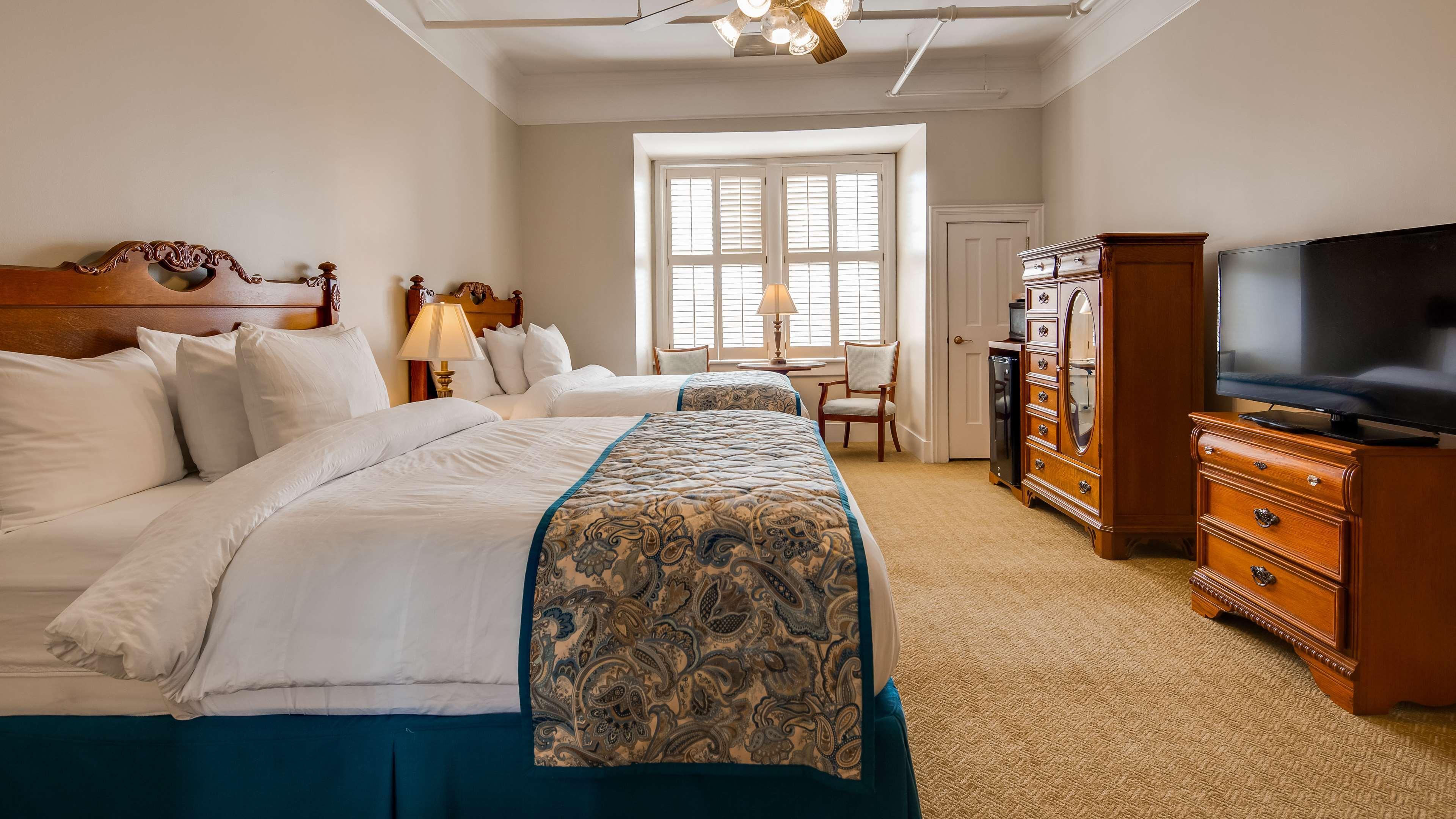 Windsor Hotel, Ascend Hotel Collection Americus Bagian luar foto