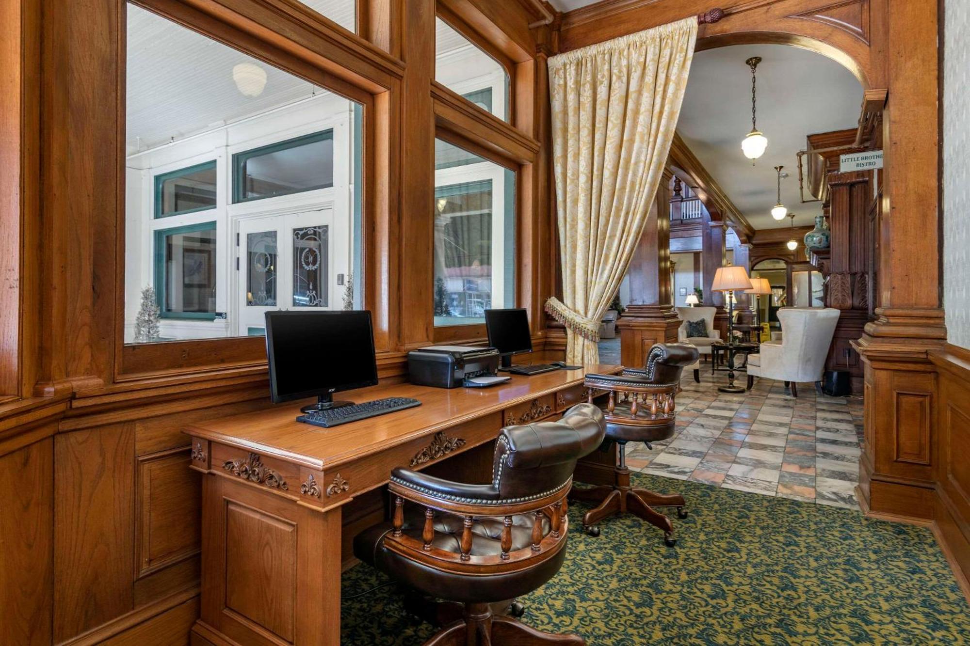 Windsor Hotel, Ascend Hotel Collection Americus Bagian luar foto