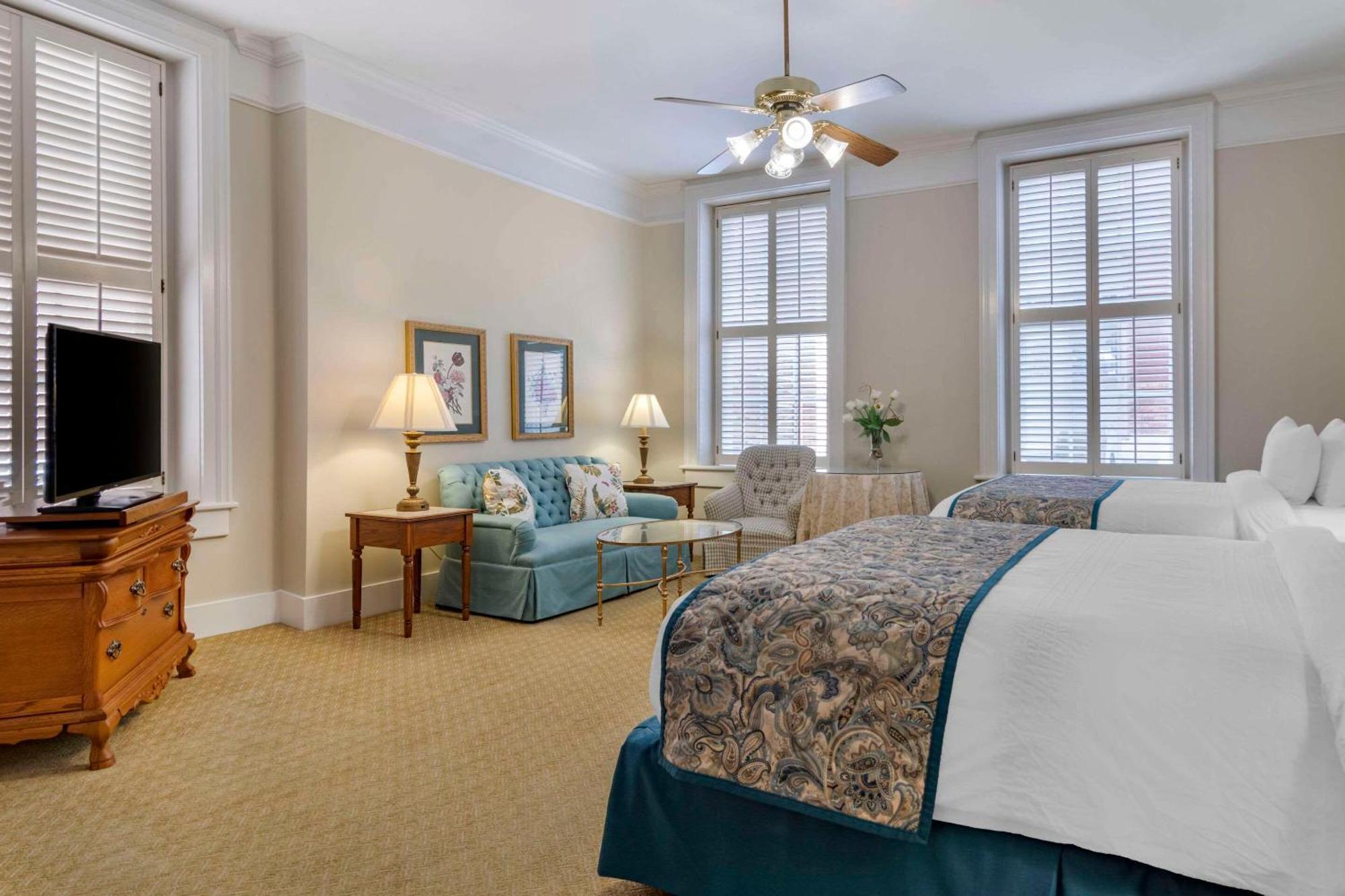 Windsor Hotel, Ascend Hotel Collection Americus Bagian luar foto