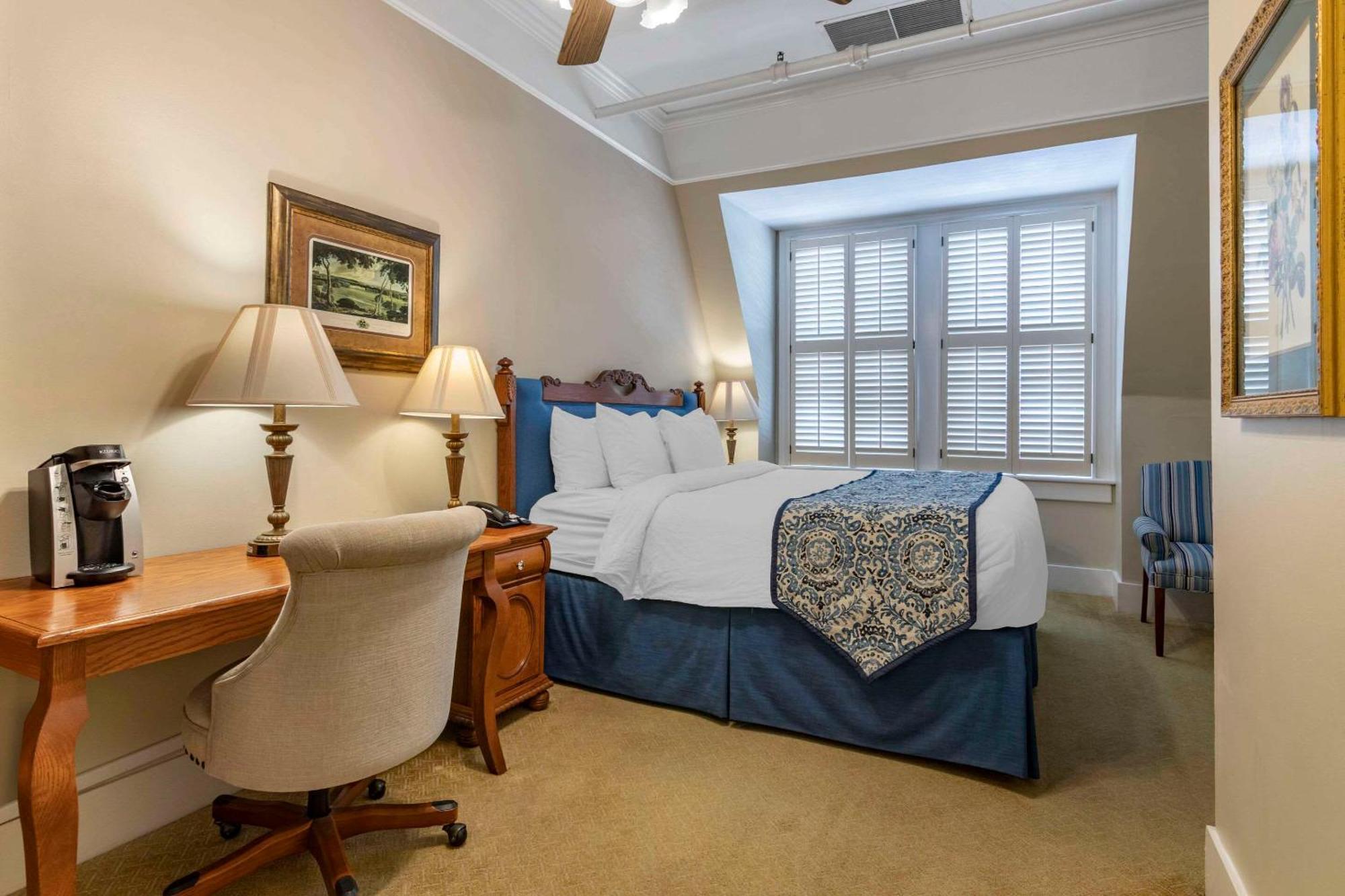 Windsor Hotel, Ascend Hotel Collection Americus Bagian luar foto