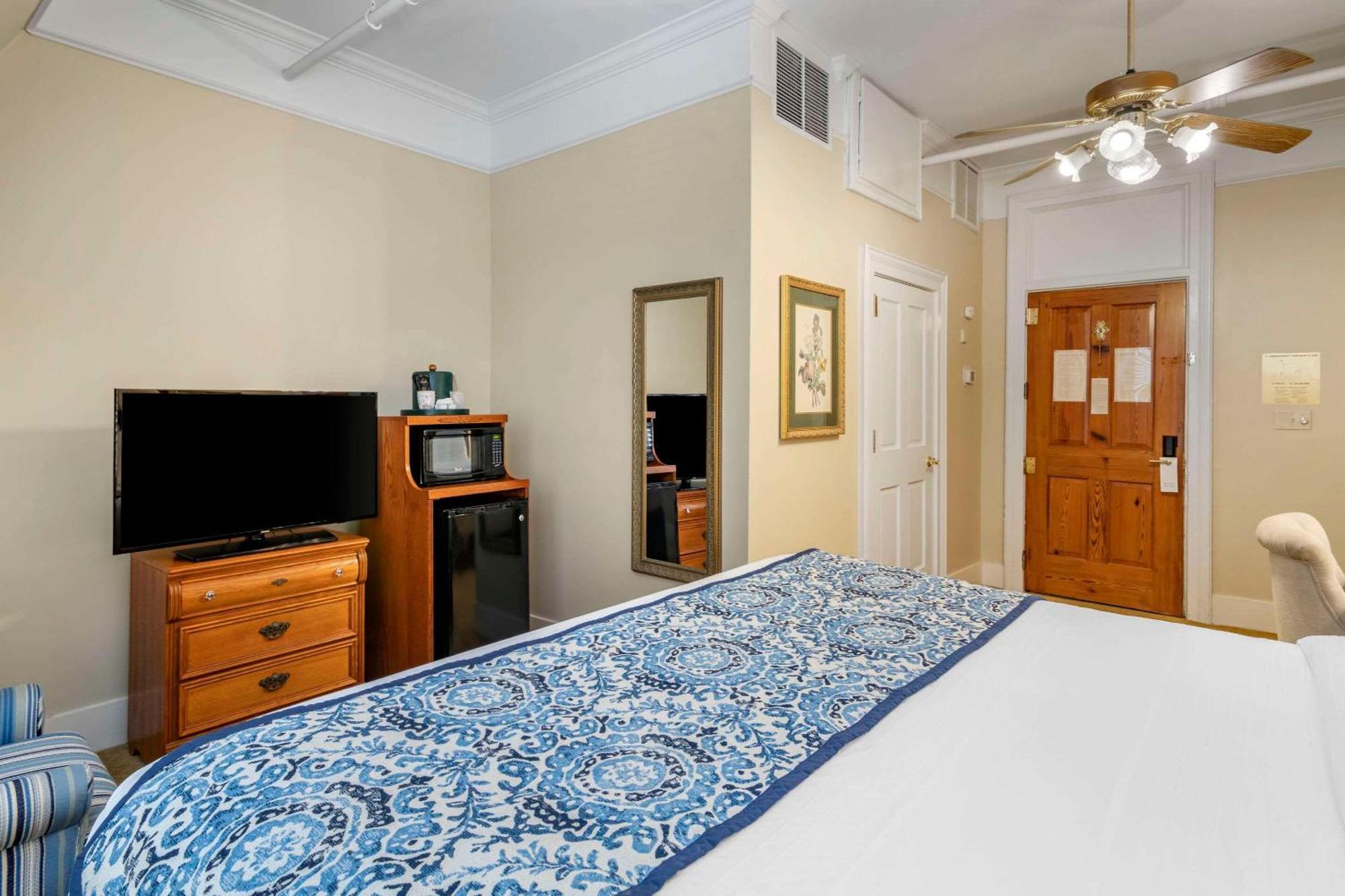 Windsor Hotel, Ascend Hotel Collection Americus Bagian luar foto