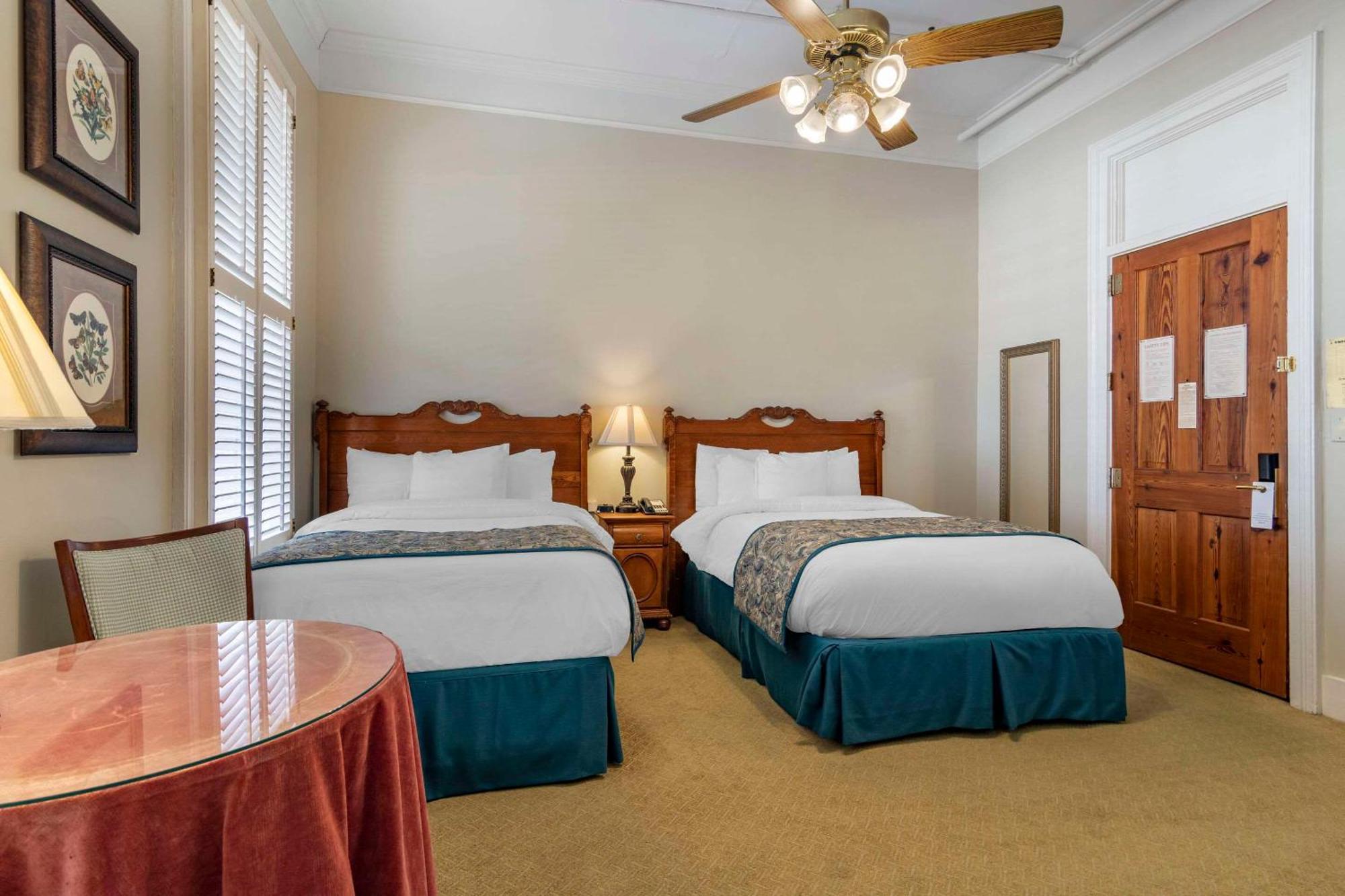 Windsor Hotel, Ascend Hotel Collection Americus Bagian luar foto