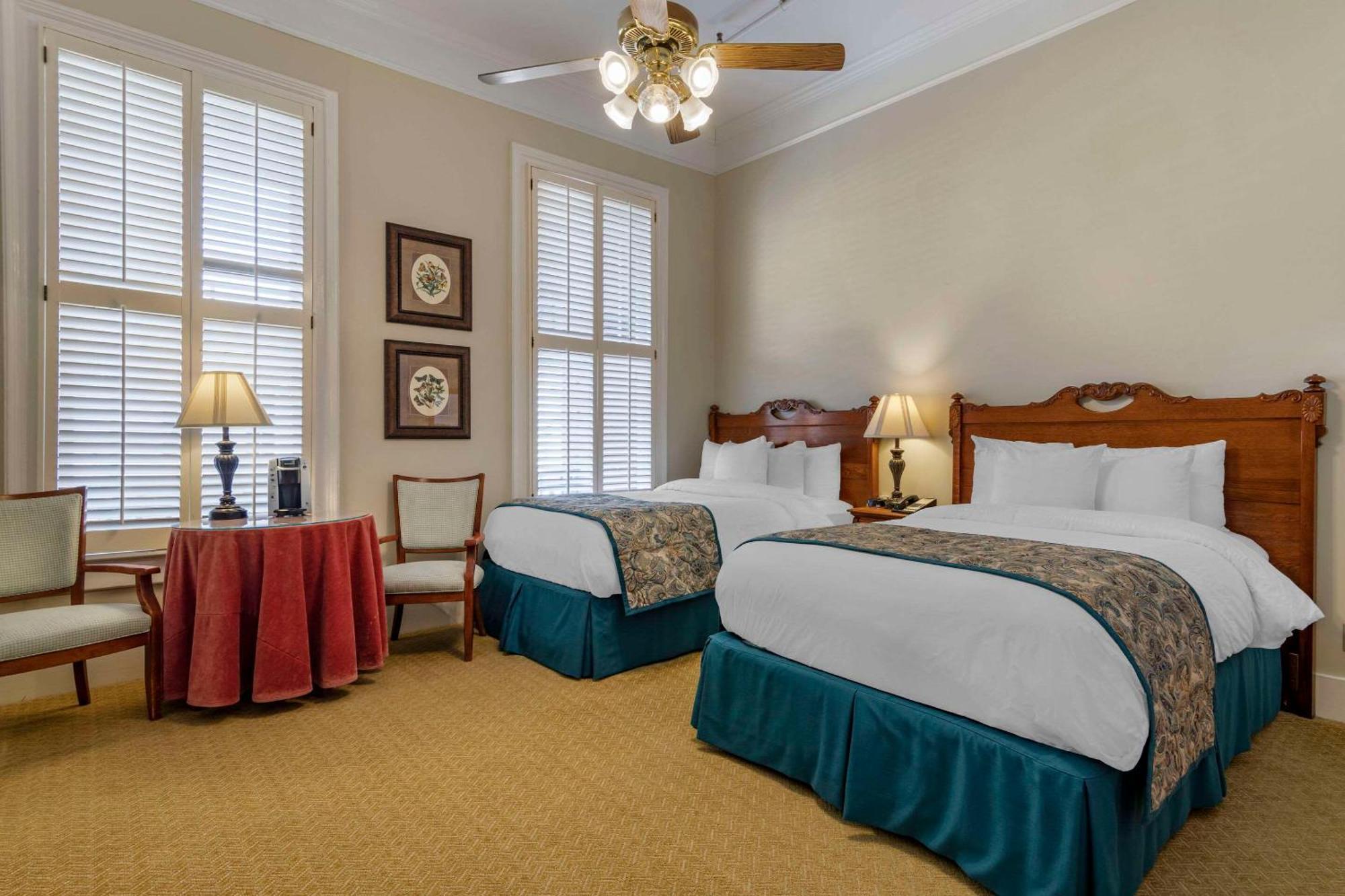 Windsor Hotel, Ascend Hotel Collection Americus Bagian luar foto