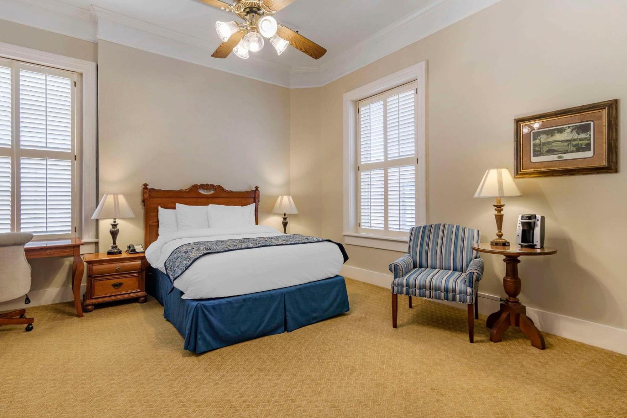 Windsor Hotel, Ascend Hotel Collection Americus Bagian luar foto