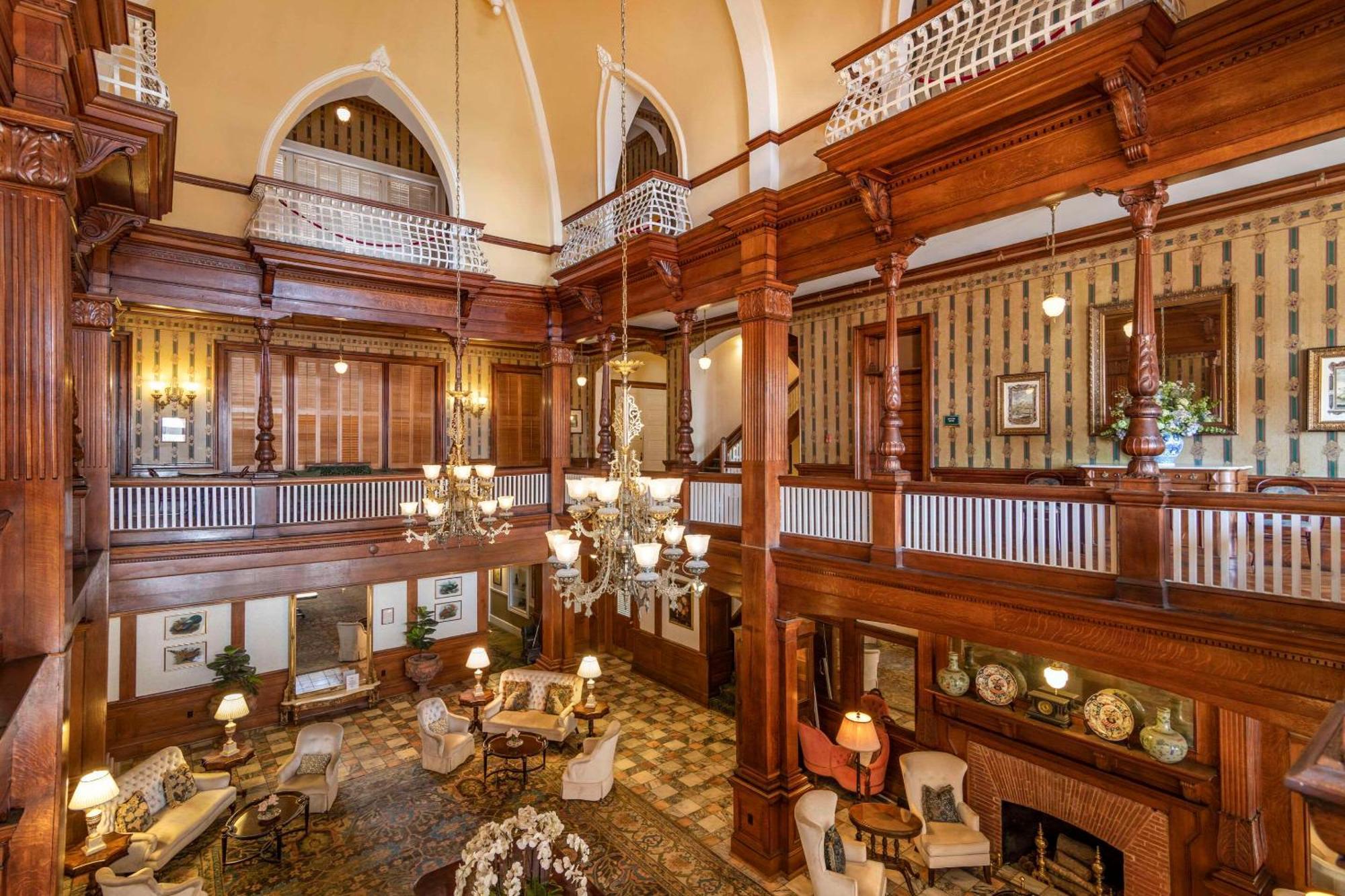 Windsor Hotel, Ascend Hotel Collection Americus Bagian luar foto